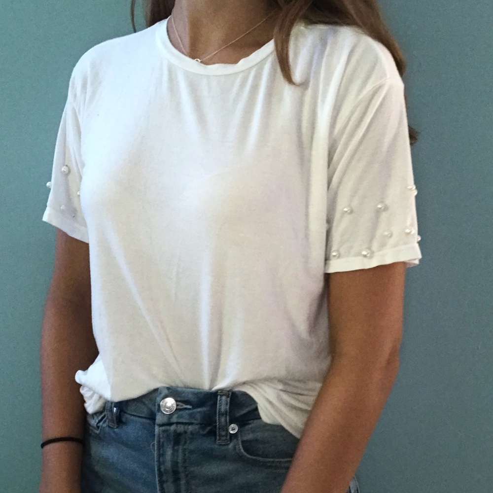white pearl sleeve crewneck tee